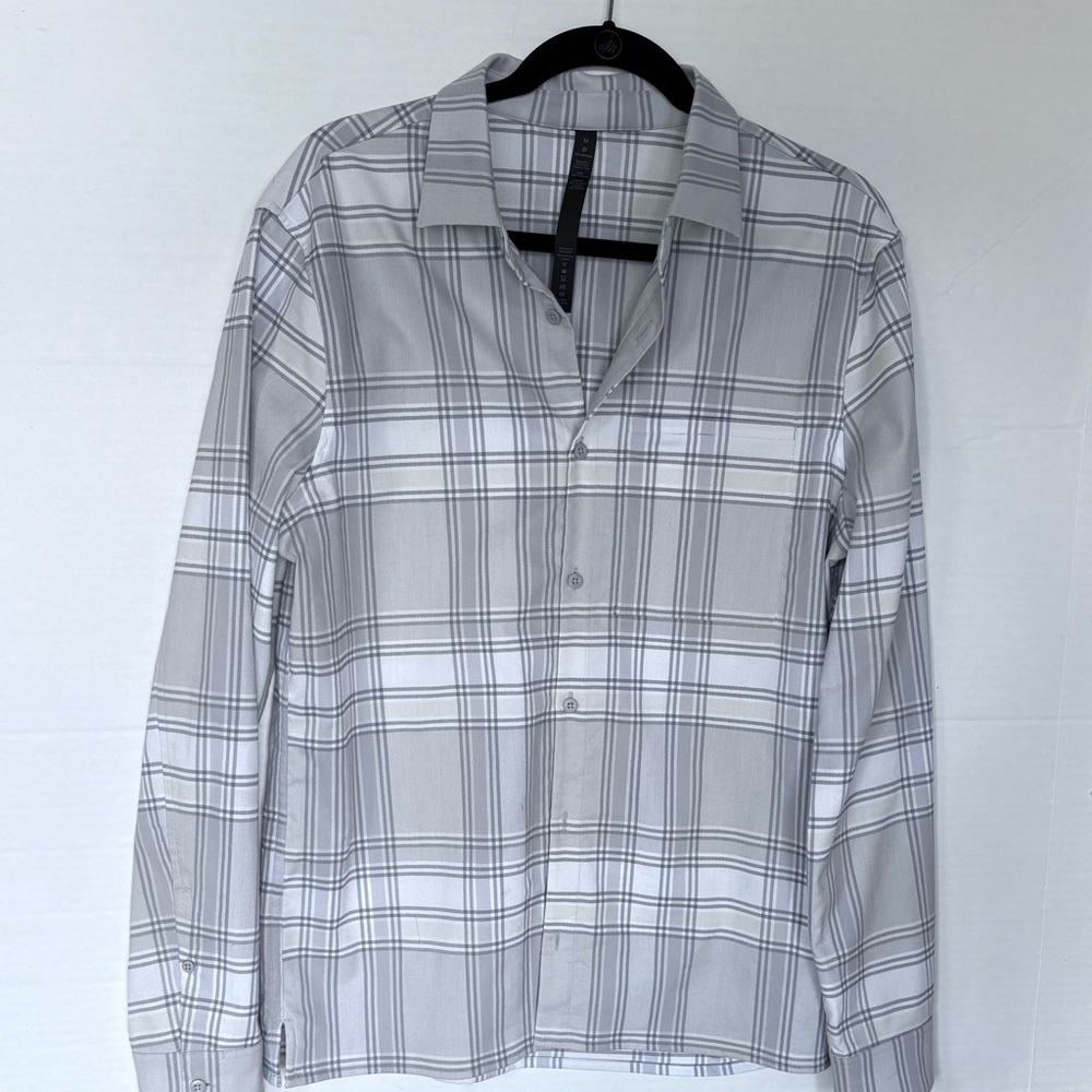 Men’s Lululemon Gray Plaid Button-Up Shirt size Medium